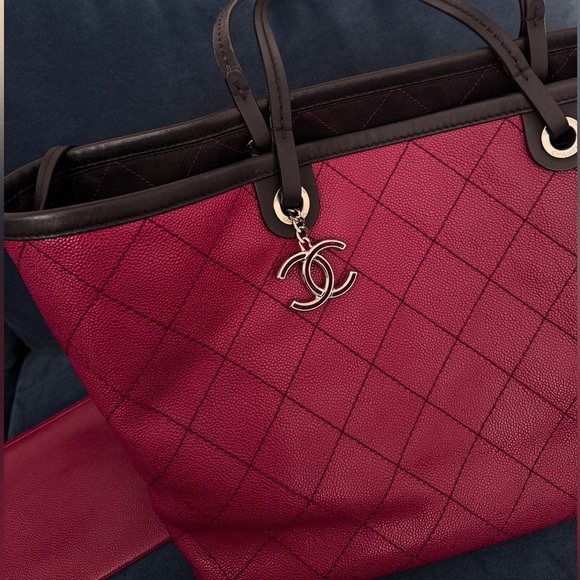 CHANEL Shopping Fever Quilted Caviar Leather Tote Bag
Maroon - Picture 5 of 12